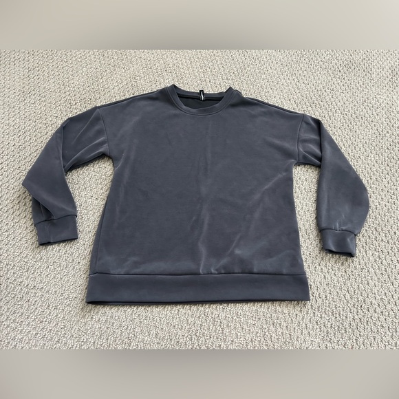 lazy pants Tops - LazyPants Women's Long Sleeve Luxe Crewneck Pullover
Charcoal
Size Small